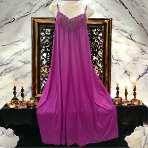 Vintage Nylon Nightgown Mulberry Full Sweep Venise Lace L XL